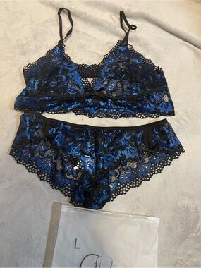 Size large love or Lust intimates 2 piece lingerie